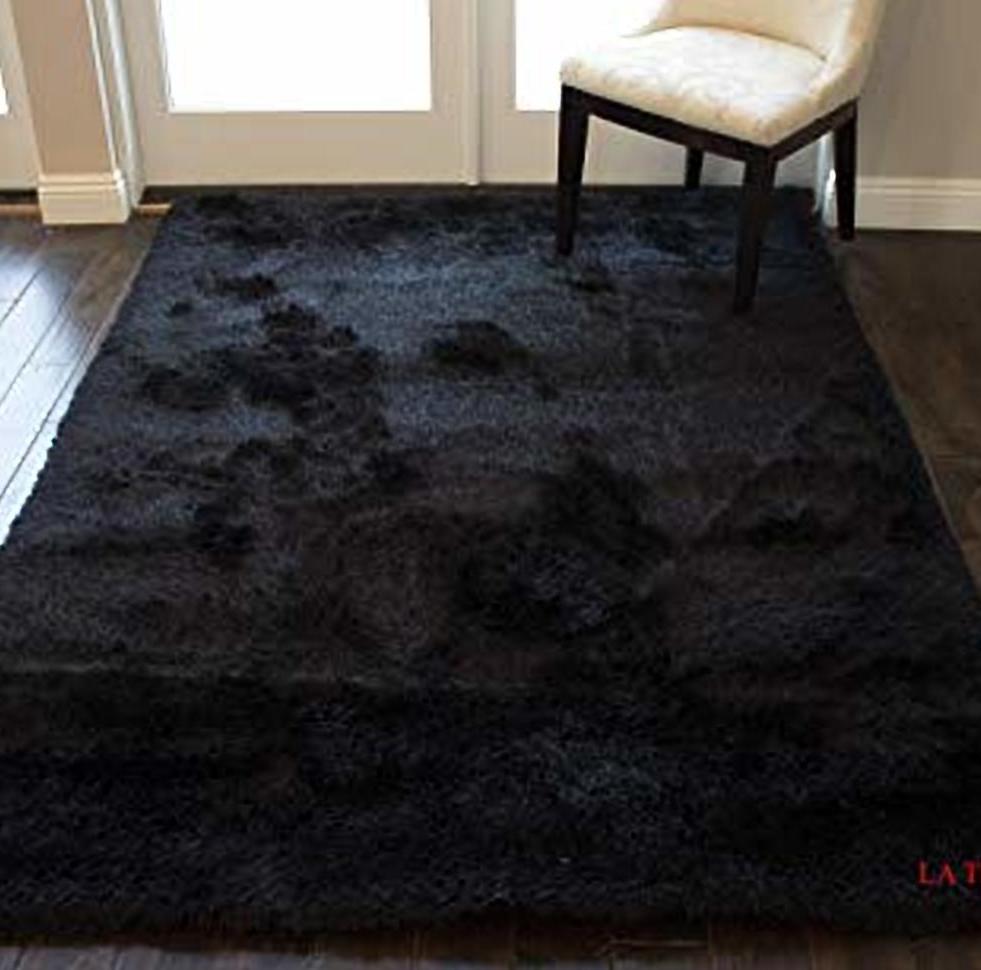 5*8 FLUFFY CARPET (BLACK)